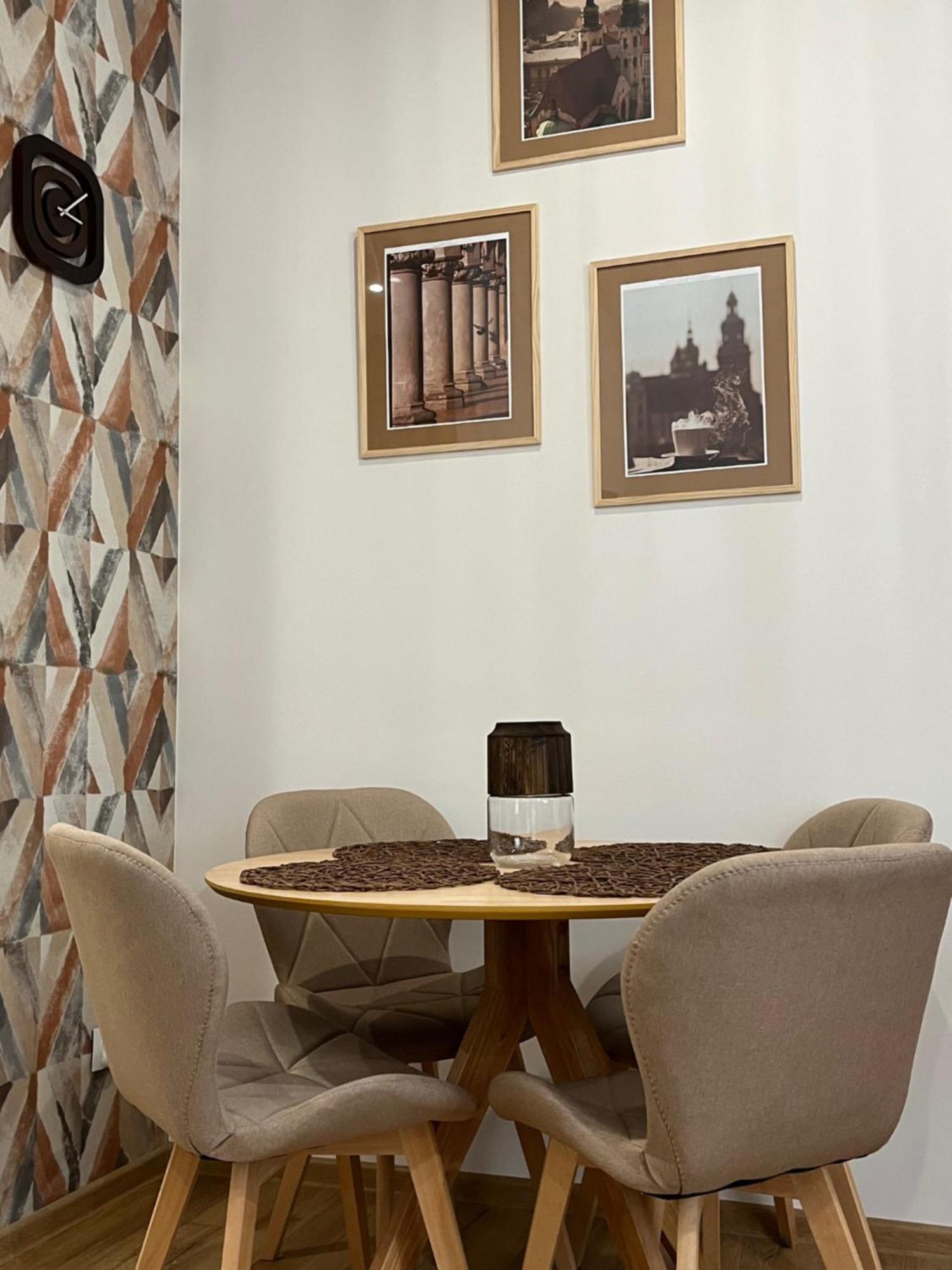 St. Cross Apartment Krakau Buitenkant foto